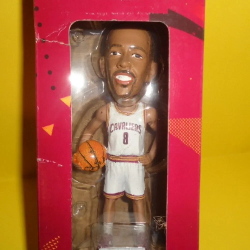 Cleveland Cavaliers Channing Frye 2017 Bobblehead Doll, 8" tall in Box - Picture 2 of 4